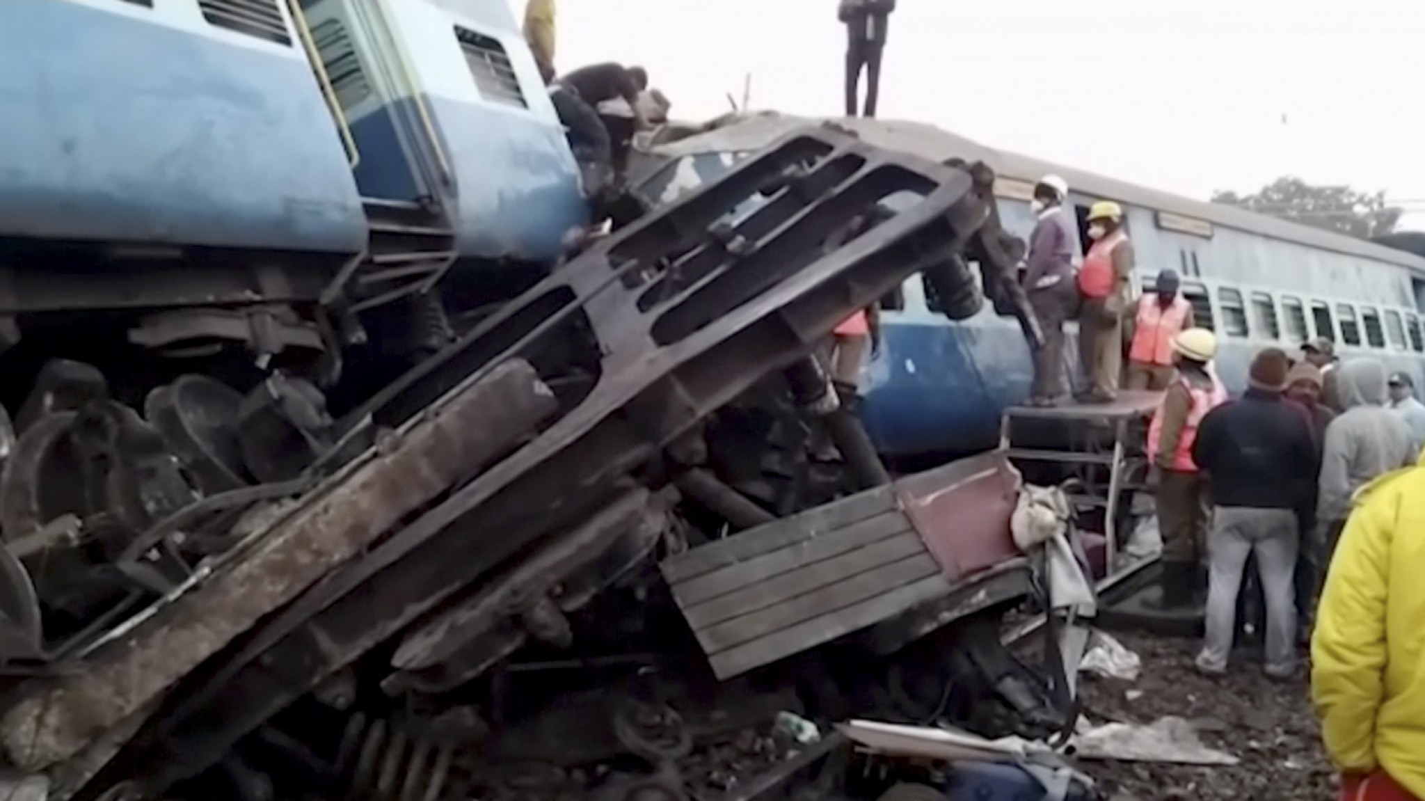 Pre železničnom nešťastí zahynulo najmenej 36 ľudí